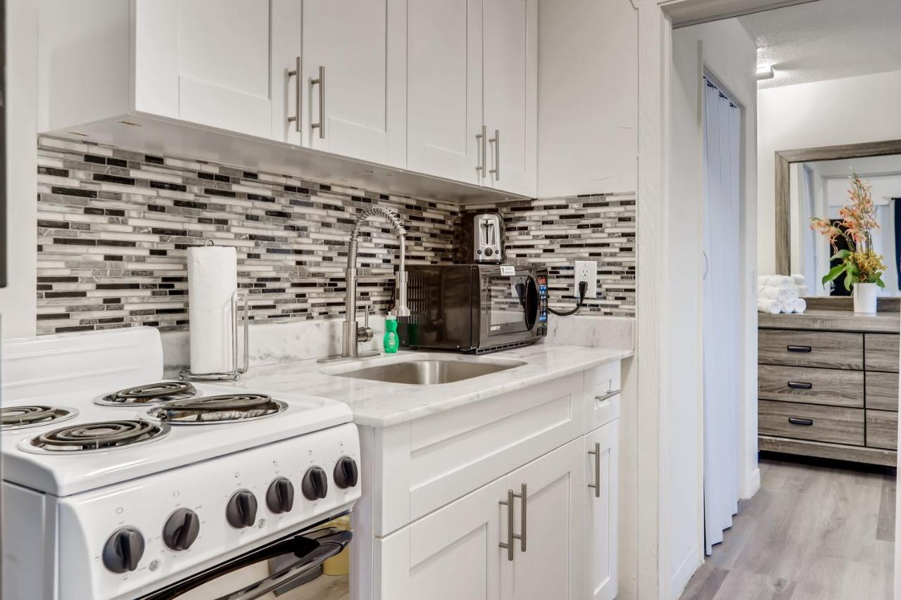 !!Coral Sands 1 Bedroom Stunner!! West Palm Beach Exterior foto
